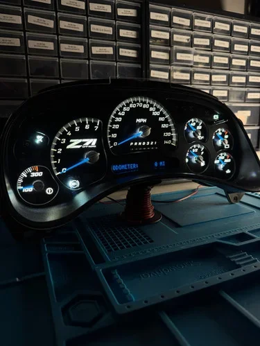06–07 Gas GMC Prebuilt Gauge Cluster – (Z71 Edition)