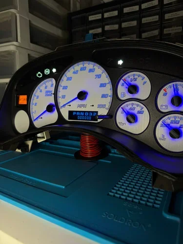 99–02 Gas GMC Full-Size (No Trans Temp) Prebuilt Gauge Cluster – White & Blue