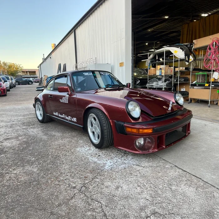 Mid Night Racing Team Porsche Livery