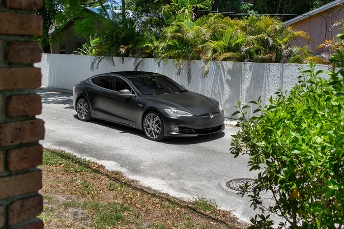 Refresh Front Fascia for Tesla Model S