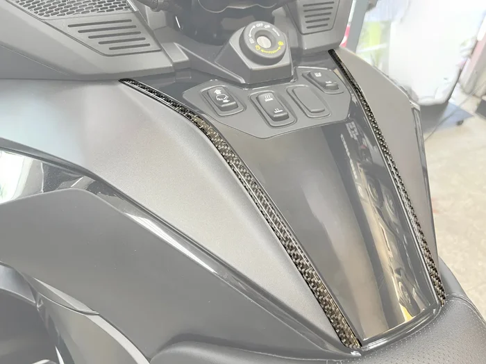 Side Gas Tank Line Accent Trim Fits 2024-2024 Can Am Spyder