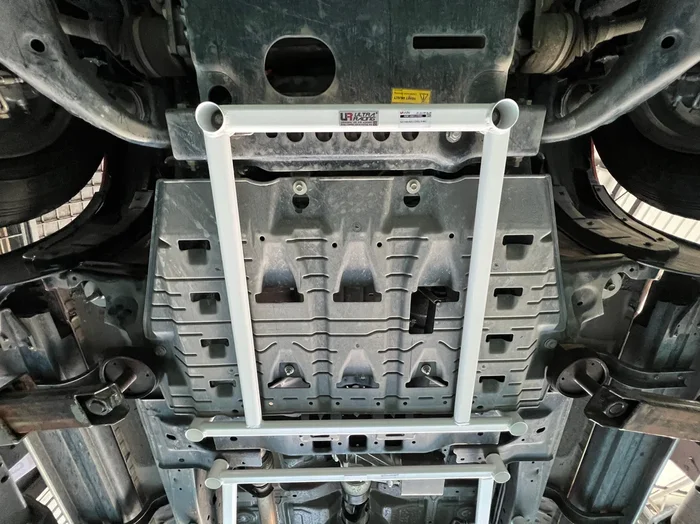 Ultra Racing Isuzu D-Max 2nd Gen 2011 2.5D UR 4P Front Lower Strutbar4281 UR-LA4-4281
