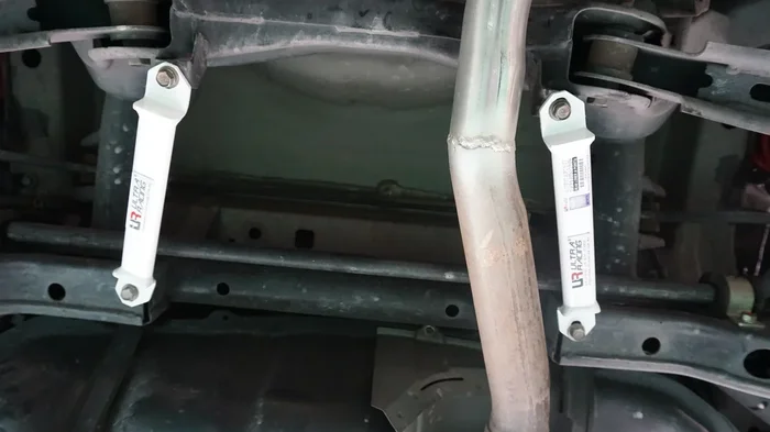 Ultra Racing Mitsubishi Lancer 07+ /Sportback Ultra-R 2-Point Rear Bars UR-RS4-444P