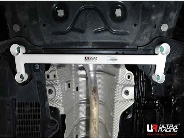 Ultra Racing Renault Samsung SM5 (L43) 1.6T FL 15+/SM7 2.5 11-12 UltraRacing 4-Point Front Lower Brace (2245) URKR-LA4-2245