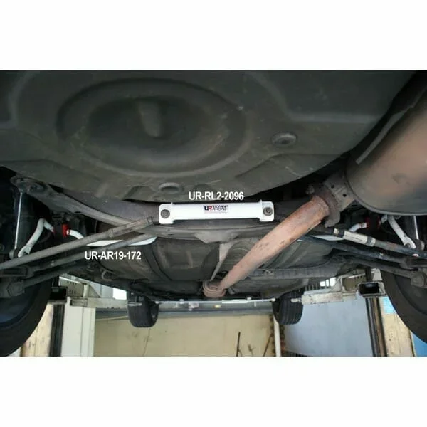 Ultra Racing Toyota Camry (XV10/XV30) 2.2 2WD 92-04 UltraRacing Rear Sway Bar 19mm (172) UR-AR19-172